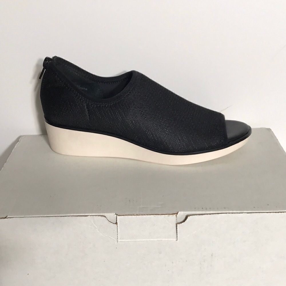 Lori Goldstein Stretch Knit Slip On Wedge